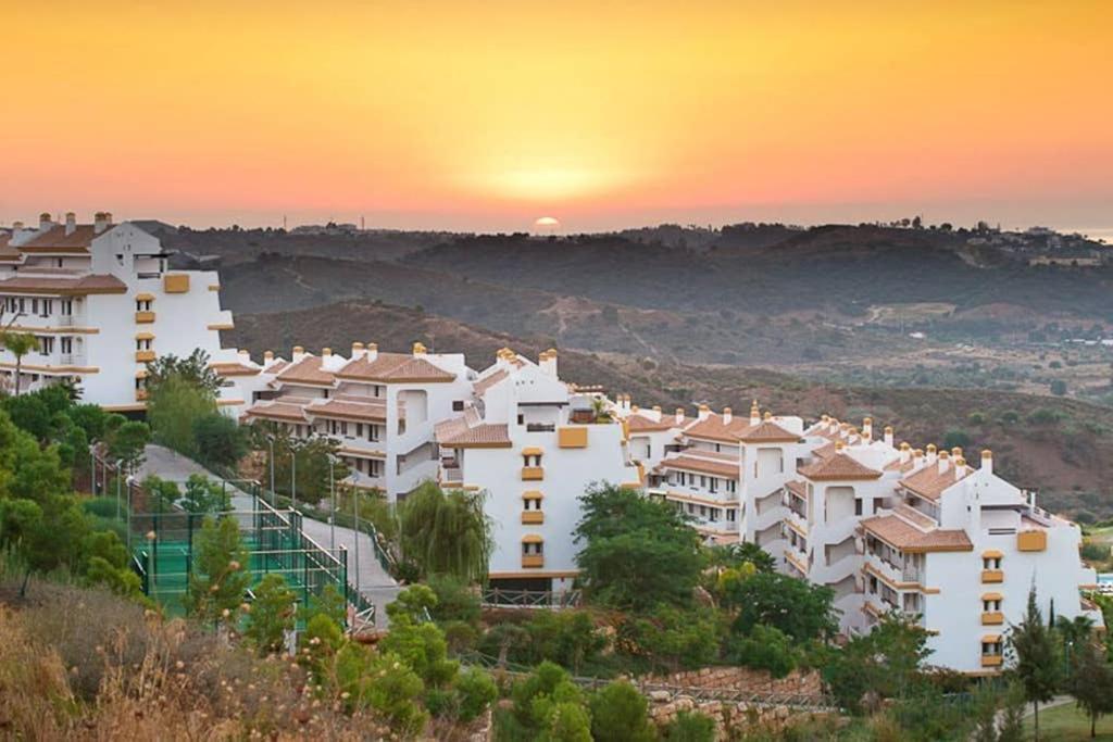 El Casa Blanca - Golf Resort In 라칼라데미야스 외부 사진